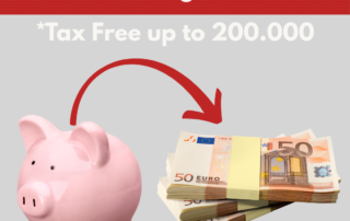 Piggy bank with an arrow pointing towards a lump sum of cash, representing early pension withdrawal in Ireland.